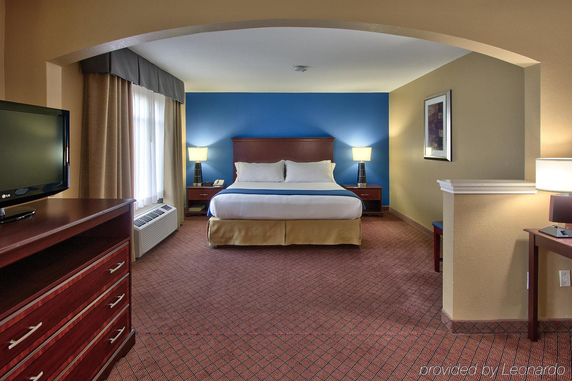 Express & Houston-downtown Convention Center By Ihg 3*