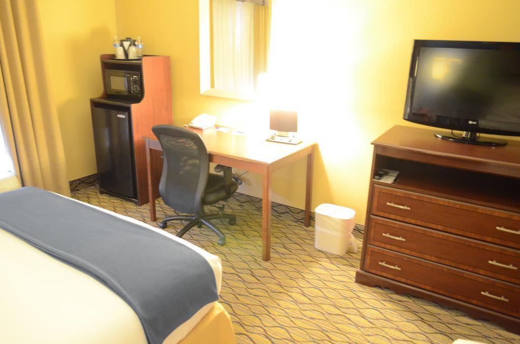 Hotel Express & Houston-downtown Convention Center By Ihg 3*