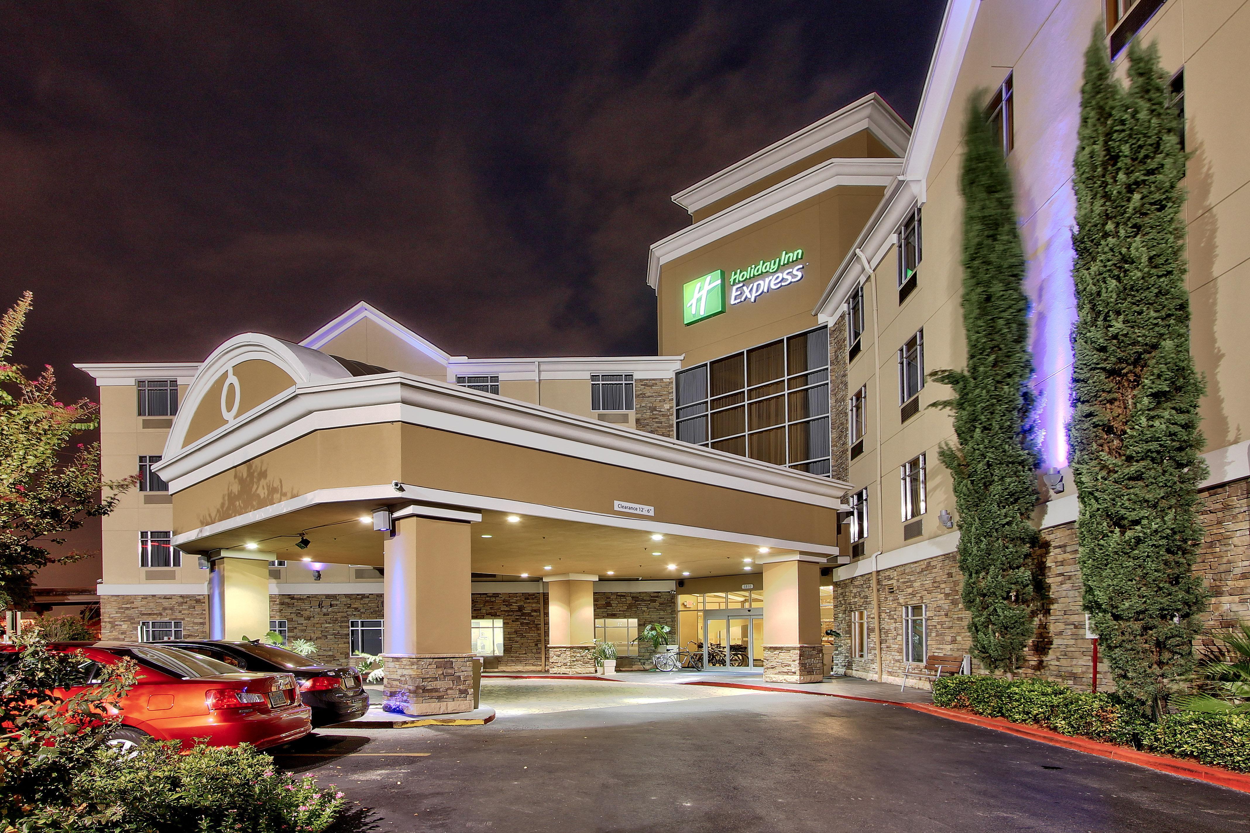 Express & Houston-downtown Convention Center By Ihg