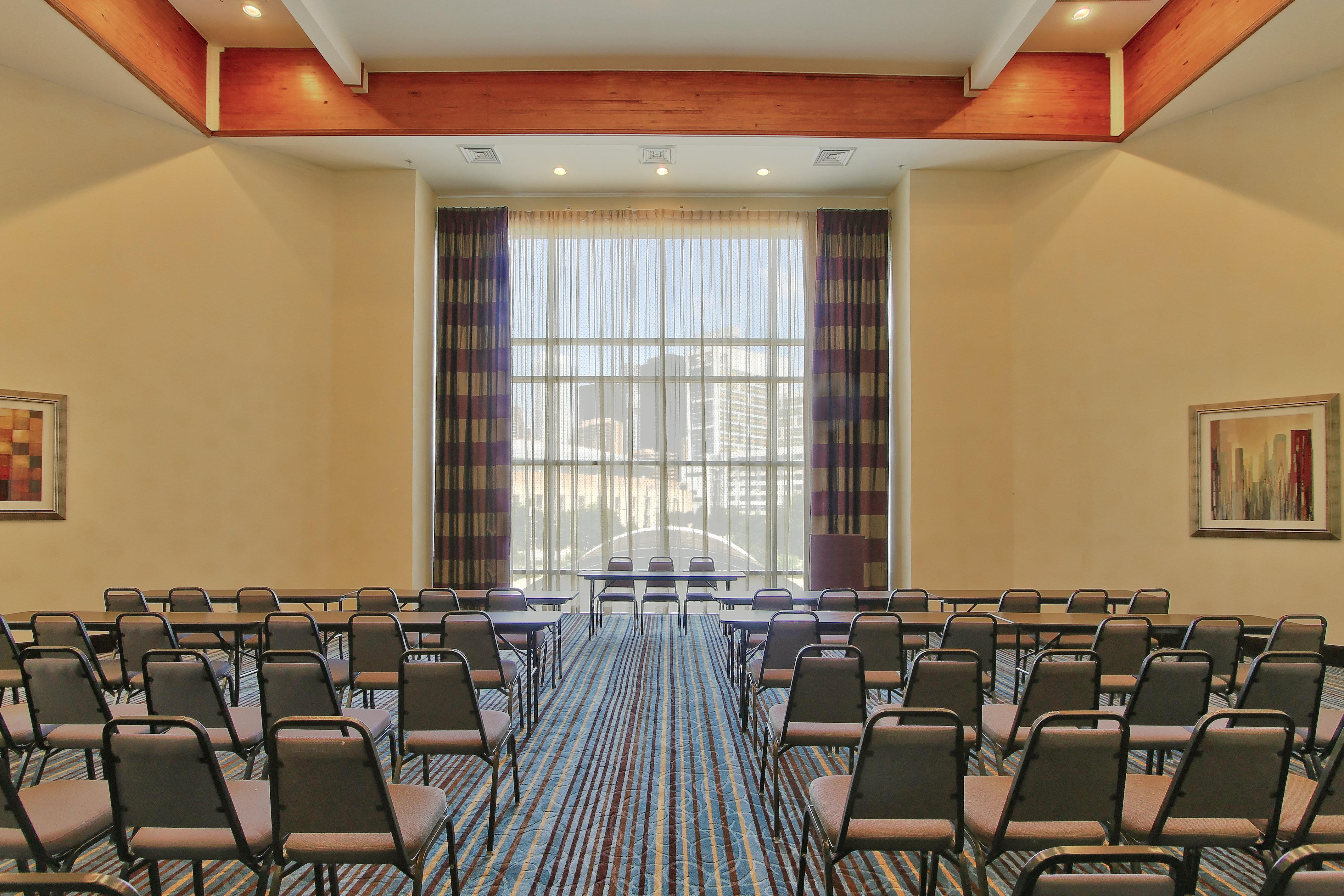 Express & Houston-downtown Convention Center By Ihg