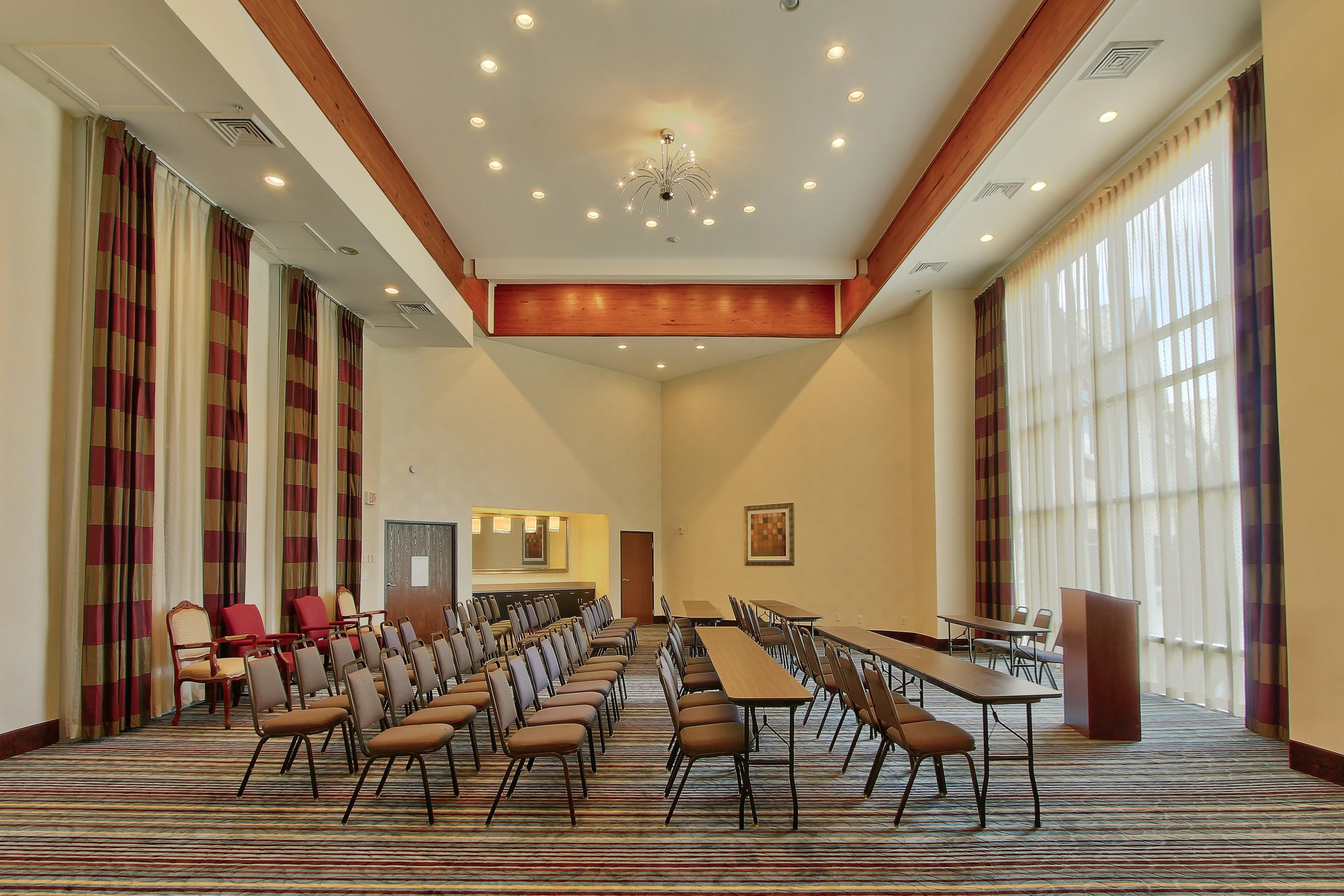 Express & Houston-downtown Convention Center By Ihg Hotel 3*