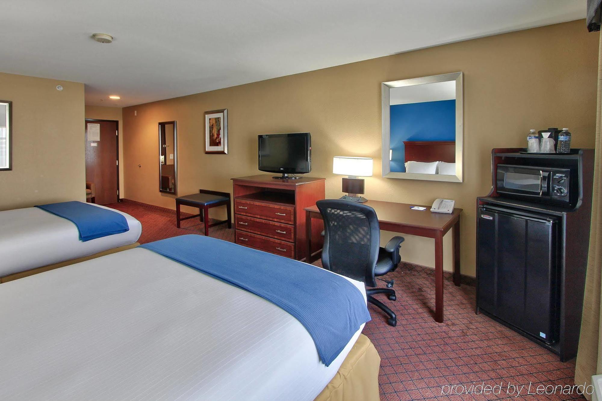 Hotel Express & Houston-downtown Convention Center By Ihg 3*