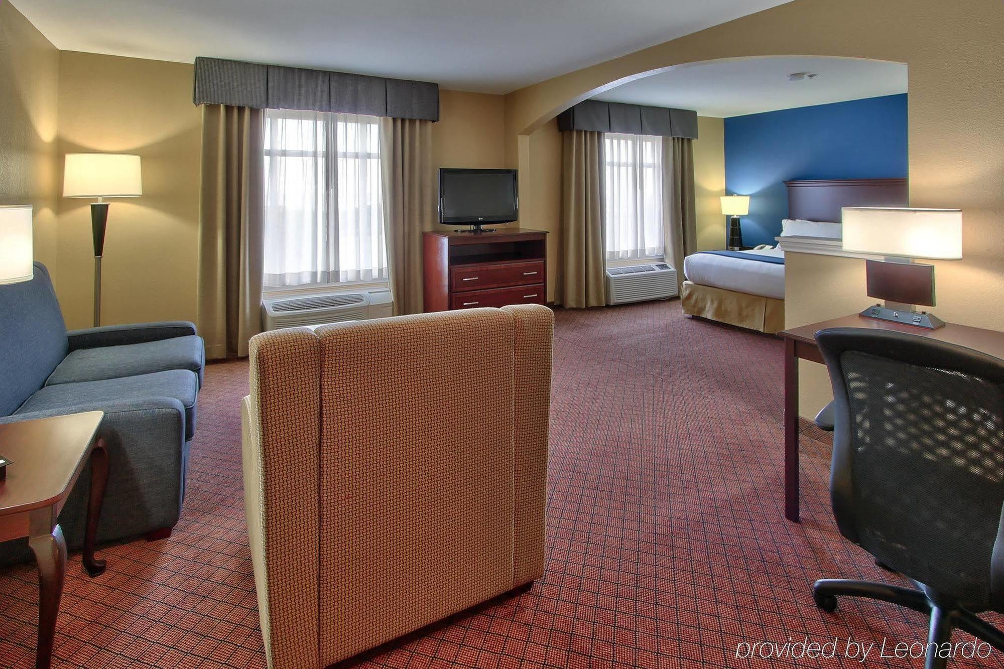 Express & Houston-downtown Convention Center By Ihg Hotel Houston